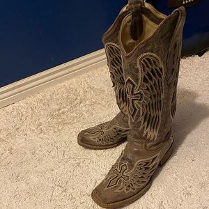 Women’s size 7.5 CORRAL boots